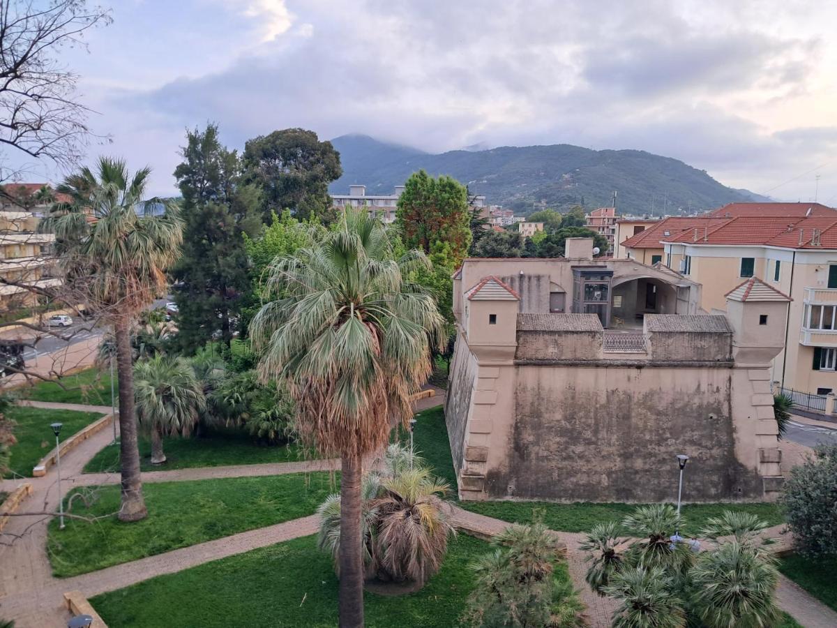 Апартаменты Casa Di Andrea Альбенга Экстерьер фото